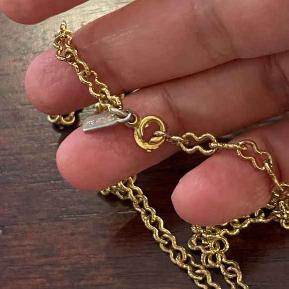 Black enamel gold tone locket and Monet gold tone chain - Picture 8 of 8